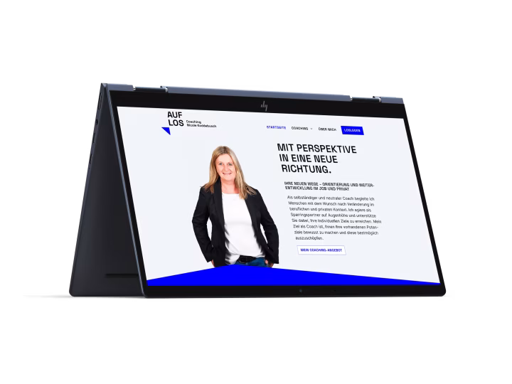 Webdesign mit WordPress für »AUF LOS« Die Website von »AUF LOS« auf einem Laptop