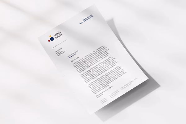 Ein DIN A4-Blatt mit dem neuen Briefbogen